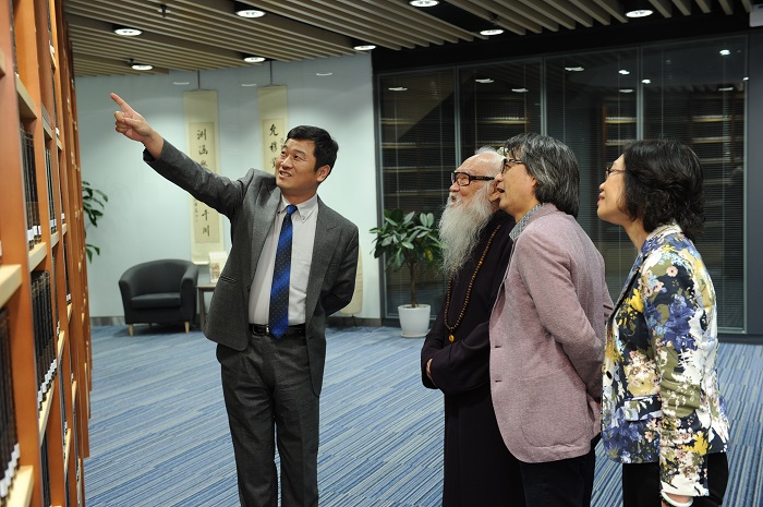 Visit of Dr. Simon Suen and Mrs. Mary Suen, Taoist Master Chu Hok Ting and Ms. Chloe Suen (16 August 2016) photo 2